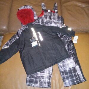 NWT ZeroXposur little kids snow suit and coat set, size Small/4